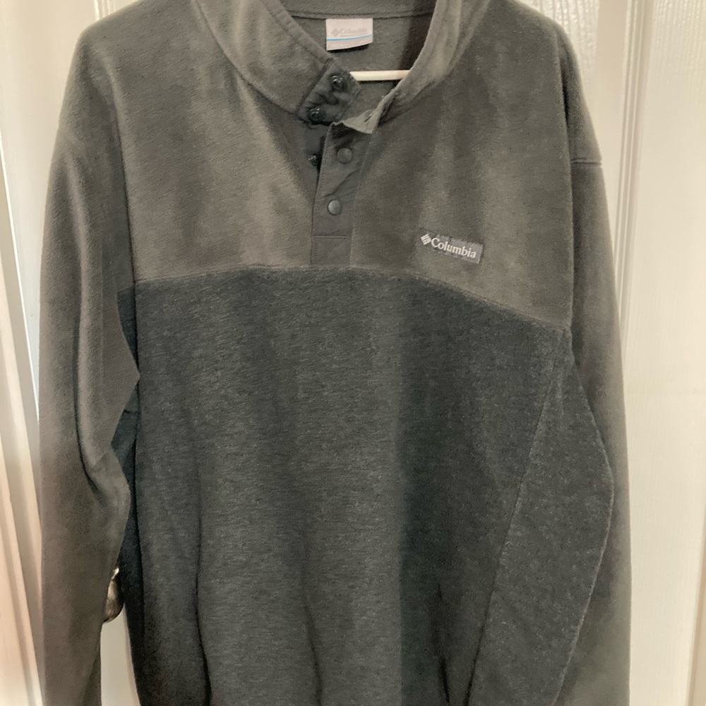 Columbia Charcoal Button-Up Fleece